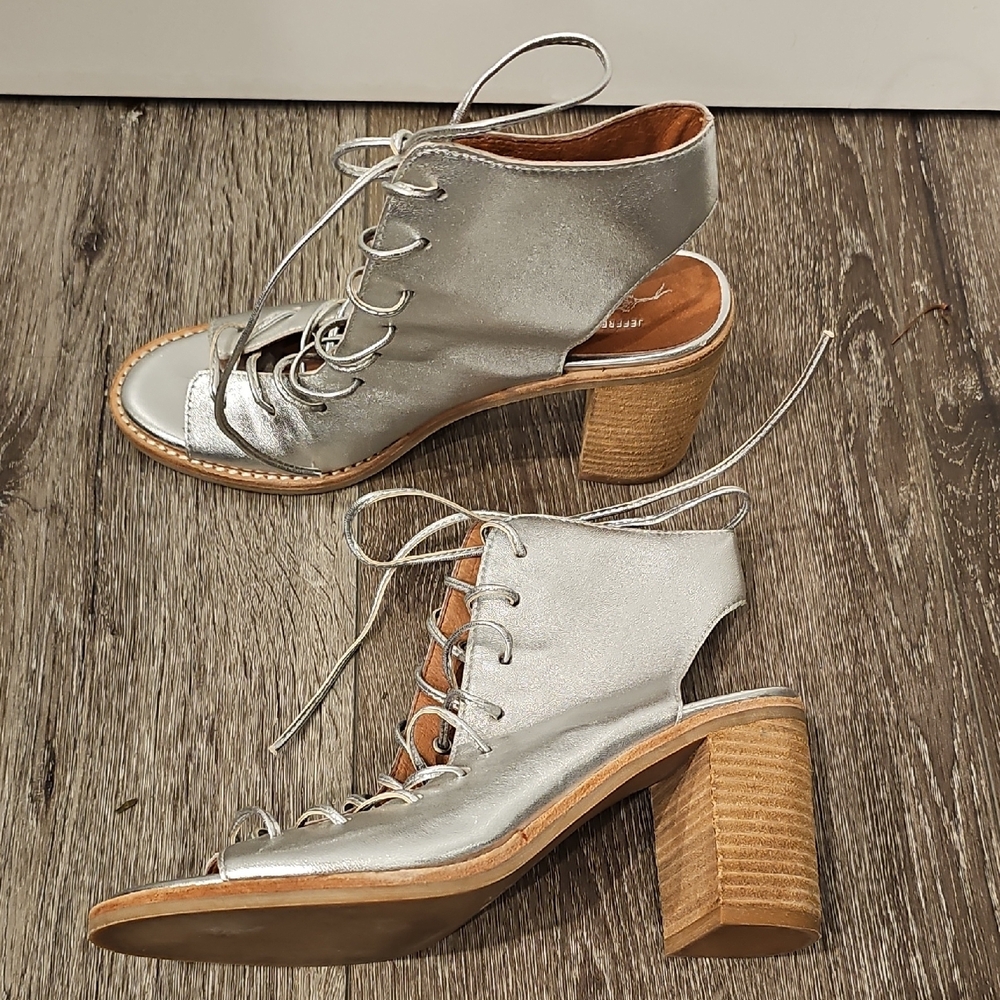 FREE PEOPLE x JEFFREY CAMPBELL Silver Lace-Up Boots Cors
